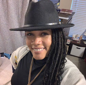 Meet your Posher, Toni